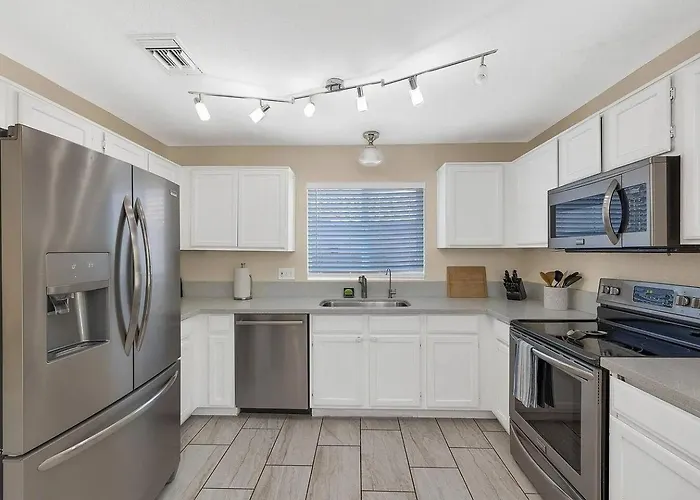 Desert Retreat Modern 3br Bath Long Term *