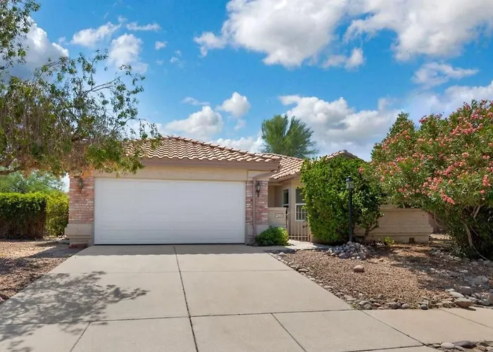 Holiday home Desert Retreat Modern 3br Bath Long Term *