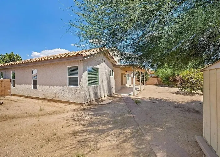 Desert Retreat Modern 3br Bath Long Term *