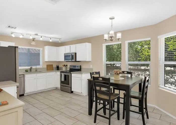 Desert Retreat Modern 3br Bath Long Term Holiday home Tucson