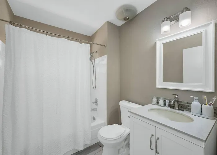 Holiday home Desert Retreat Modern 3br Bath Long Term