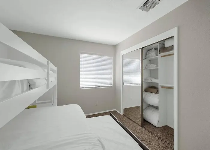 Desert Retreat Modern 3br Bath Long Term Tucson
